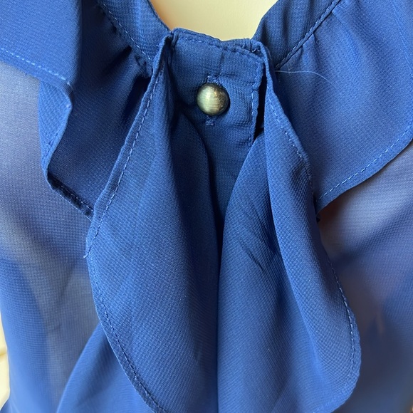 💙BANANA REPUBLIC SHEER BLUE TOP - RUFFLES AROUND THE NECK & FRONT BUTTONS SMALL - Picture 6 of 14
